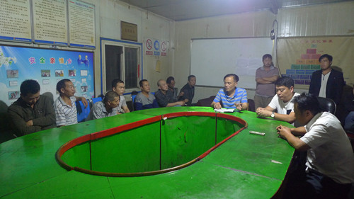 機(jī)電安裝公司召開(kāi)現(xiàn)場(chǎng)會(huì)議為施工大干“再鼓勁”