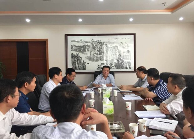 雙休日  建設(shè)集團(tuán)機(jī)關(guān)帶頭加班加點氣氛濃