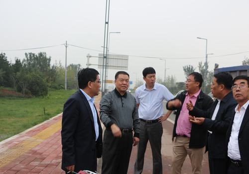 陜煤集團總經理助理、建設集團聯(lián)合黨委書記、董事長寧興剛節(jié)日期間深入寶雞分公司施工現(xiàn)場視察慰問