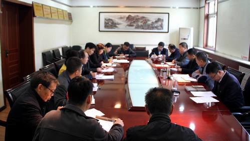 銅煤公司迅速組織傳達(dá)建設(shè)集團干部大會精神