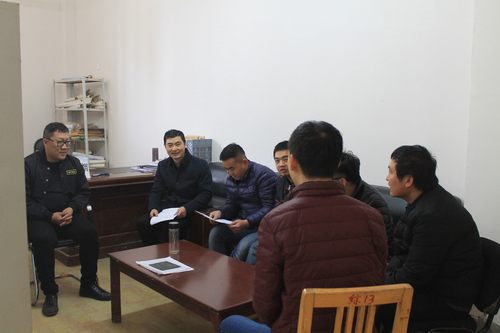 銅煤公司基層項目部開展“自己找、同事提”對照檢查活動