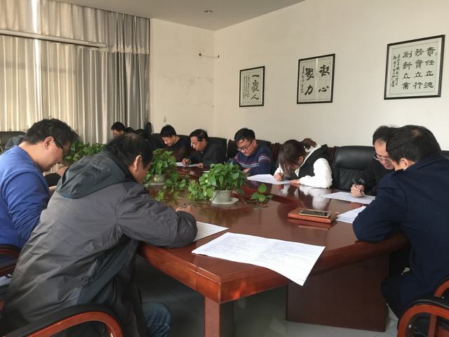 掘進(jìn)公司組織專題考試提高法制意識降低經(jīng)營風(fēng)險