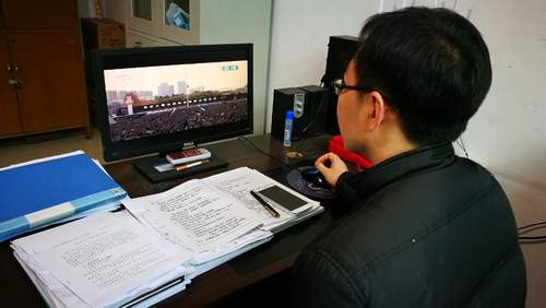 澄合分公司職工收看12.13國(guó)家公祭日紀(jì)念活動(dòng)