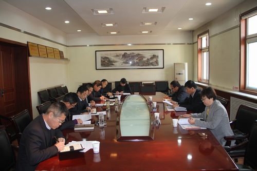 建設(shè)集團(tuán)聯(lián)合黨委副書記、紀(jì)委書記、工會負(fù)責(zé)人侯本英深入銅煤公司督導(dǎo)黨委中心組學(xué)習(xí)研討