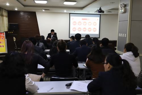 礦建二公司領(lǐng)導(dǎo)班子深入黨建聯(lián)系點進行黨的十九大精神宣講