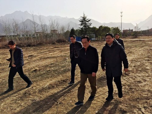 西安市總工會(huì)主席史南征一行深入戶縣草堂寺項(xiàng)目檢查指導(dǎo)工作