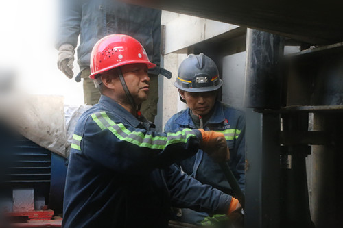 施工現(xiàn)場(chǎng)的“藍(lán)精靈”