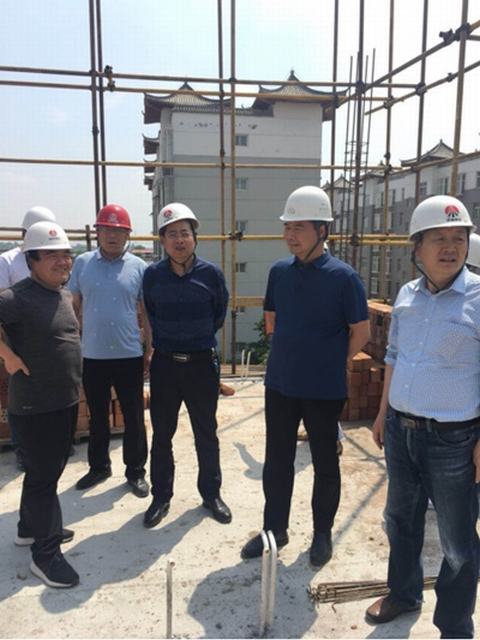 贠公法深入咸陽分公司、天工公司、路橋分公司、澄合分公司工地檢查指導(dǎo)安全工作