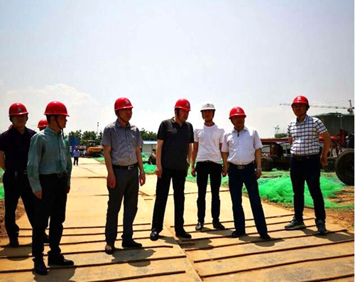 大秦置業(yè)公司聯(lián)合銅煤公司檢查藍山水岸項目