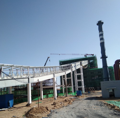 銅川分公司順利完成小保當原煤倉至預(yù)先篩分破碎車間1號帶式輸送機棧橋吊裝任務(wù)