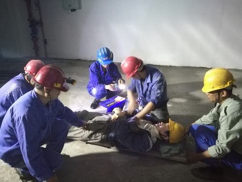 陜煤建設(shè)韓城分公司安裝一項(xiàng)目部觸電事故應(yīng)急演練效果好
