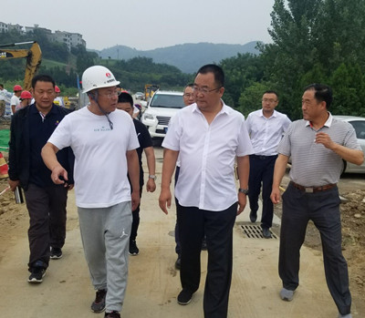 啟迪清潔能源集團(tuán)高級副總裁、瑞行集團(tuán)總裁雷萬寧一行蒞臨陜煤建設(shè)咸陽分公司安裝項目部施工現(xiàn)場視察指導(dǎo)工作