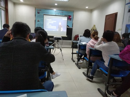 走，聽課去！