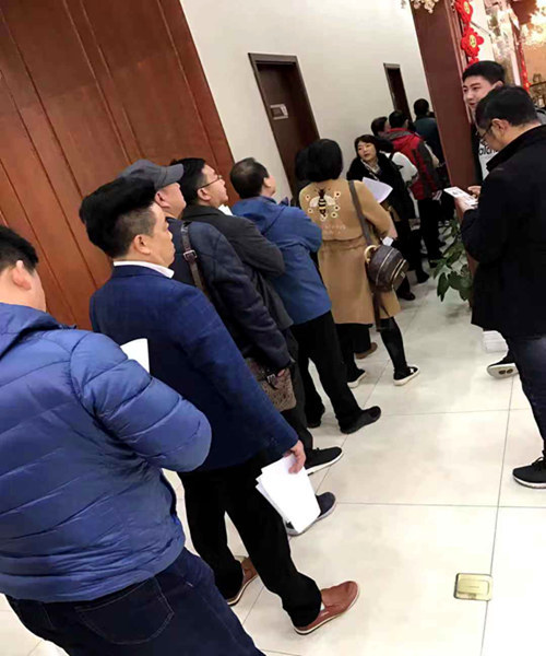 陜煤建設(shè)公司:龍灣水境一期車位排號(hào)火熱進(jìn)行