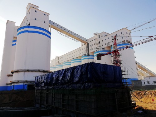 陜煤建設(shè)澄合分公司承建的小保當(dāng)選煤廠5A、5B轉(zhuǎn)載點(diǎn)工程順利封頂