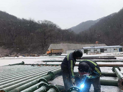 陜西煤建設(shè)機(jī)電安裝公司：跨年，我們?cè)诰?></div>
                                <div   id=