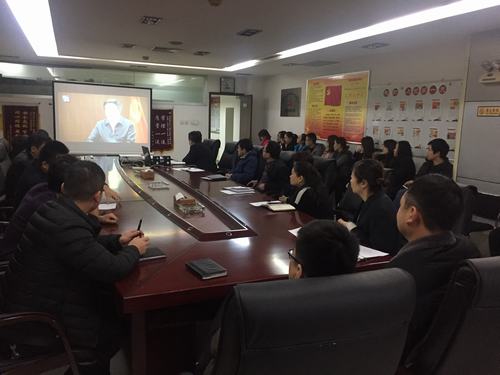 陜煤建設(shè)礦建二公司組織觀看專(zhuān)題片《一抓到底正風(fēng)紀(jì)》