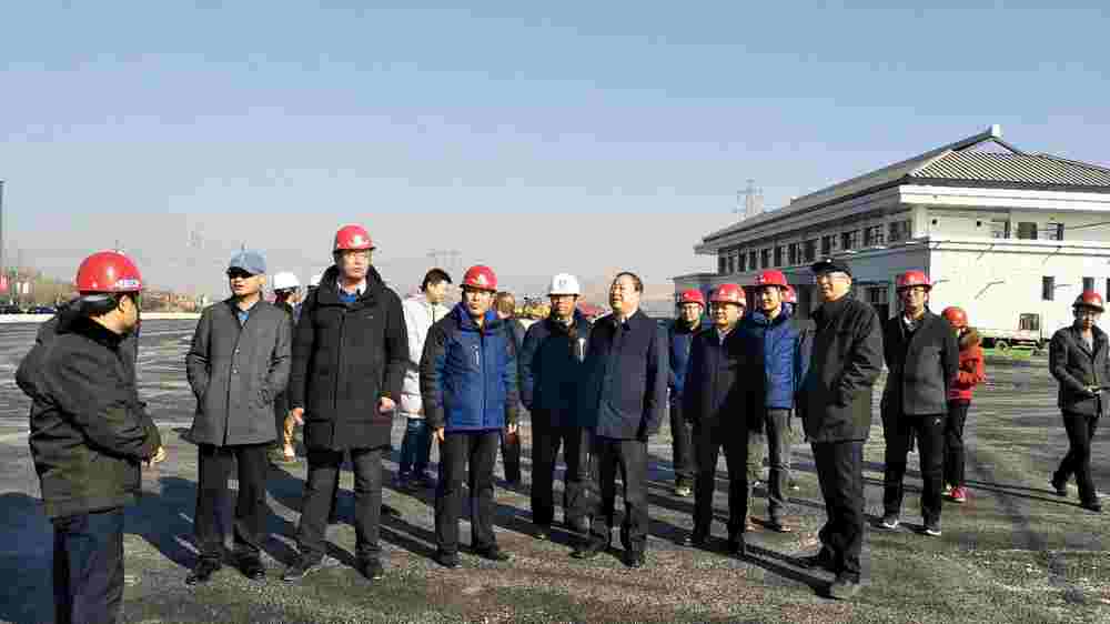 銅川交通局局長路學(xué)敏到川耀項目服務(wù)區(qū)檢查指導(dǎo)工作