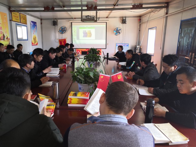 陜煤建設(shè)礦建三公司曹家灘項目部開展新員工培訓(xùn)為工程助力