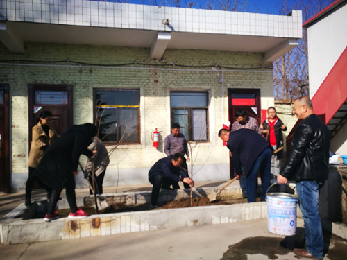 陜煤建設(shè)天工公司各項(xiàng)目部積極開(kāi)展植樹(shù)活動(dòng) 綠化施工環(huán)境