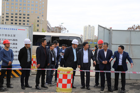 漢中市市長(zhǎng)方紅衛(wèi)來陜煤建設(shè)漢中入城快速干道金華路項(xiàng)目調(diào)研