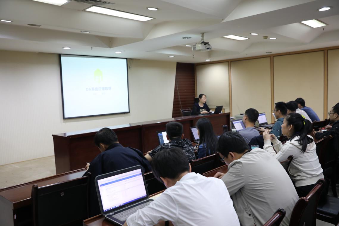 陜煤建設(shè)路橋分公司:靶向培訓(xùn)推進(jìn)OA辦公進(jìn)程