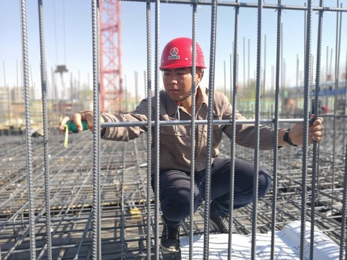 相濡以沫牽手共行，業(yè)績突出同臺受獎