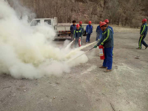 陜煤建設機電安裝公司酒鋼項目部開展消防應急演練