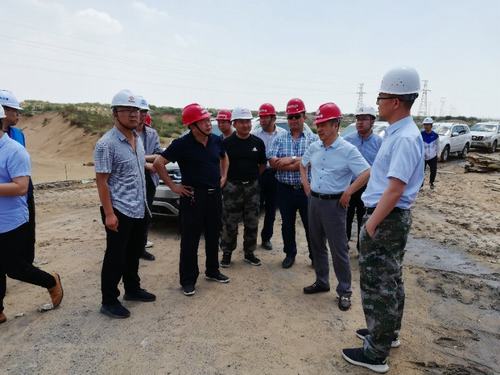 陜西鐵路物流集團(tuán)有限公司黨委書記、執(zhí)行董事、總經(jīng)理趙國(guó)智一行蒞臨靖神鐵路項(xiàng)目施工現(xiàn)場(chǎng)檢查指導(dǎo)工作