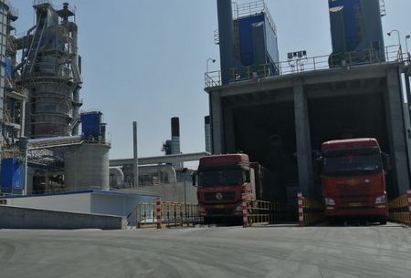 陜煤建設(shè)天工公司土建十部參建的錦源化工石灰石上料環(huán)境治理系統(tǒng)試運行成功