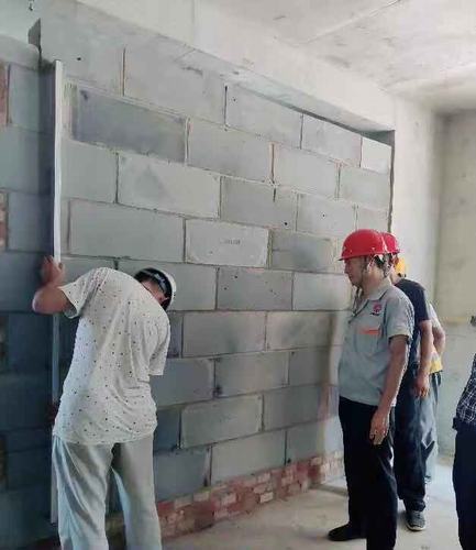 青春，在工地上綻放