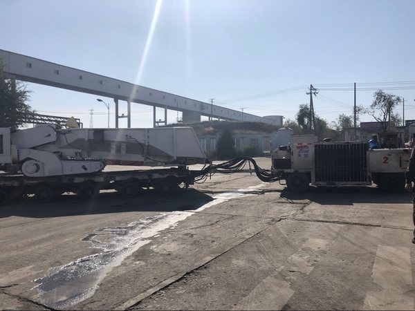 陜煤建設掘進公司：一機雙巷設備全部入井開啟新征程