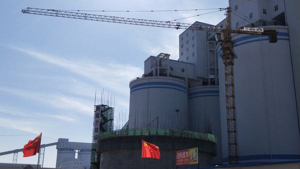 陜煤建設韓城分公司曹家灘選煤廠新增末煤倉工程滑模施工正式拉開了序幕