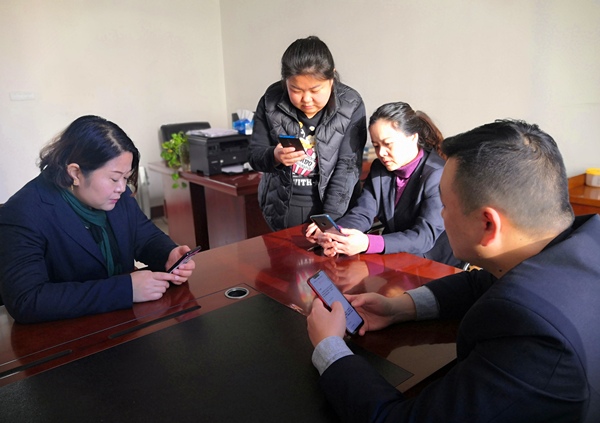 陜煤建設礦建三公司工會組織陜西省企業(yè)工資集體協商條例學習“接地氣”