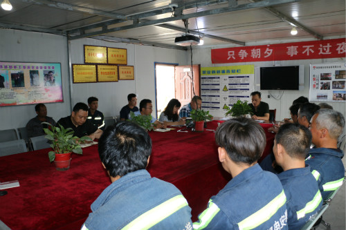 陜煤建設(shè)機(jī)電安裝公司堅(jiān)持“四訪(fǎng)四心”全力做好歲末年初信訪(fǎng)維穩(wěn)工作