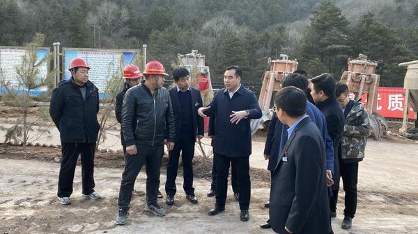 蒲白礦業(yè)公司黨委書記、董事長沈顯華一行蒞臨陜煤建設(shè)礦建二公司建莊項目部檢查指導工作