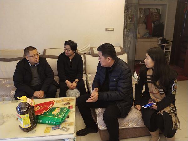 陜煤建設(shè)韓城分公司從“心”出發(fā)，慰問(wèn)困難職工“暖人心”