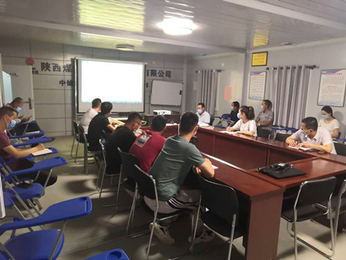 陜煤建設(shè)天工公司：學(xué)文件正確引導(dǎo)，促廉潔永不褪色