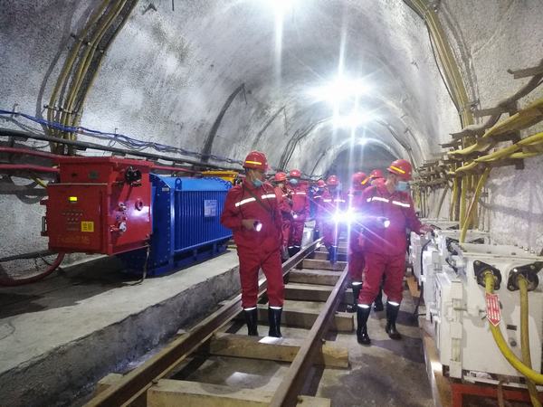 陜煤建設(shè)礦建二公司開展“現(xiàn)場說法”式對標活動