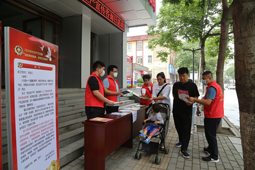 陜煤建設(shè)機電安裝公司開展“安全生產(chǎn)宣傳咨詢?nèi)铡被顒?></div>
                                <div   id=