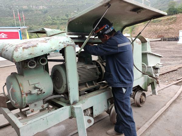 陜煤建設(shè)礦建二公司:安全生產(chǎn)月里的機電護航行動