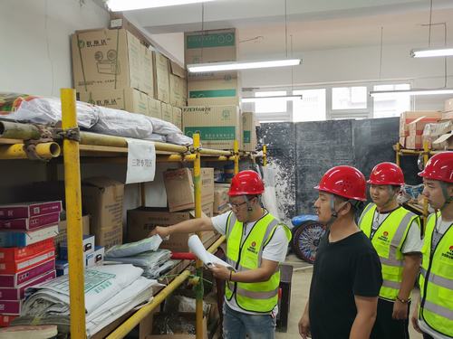 陜煤建設(shè)銅煤公司汛期檢查不走過場嚴抓現(xiàn)場