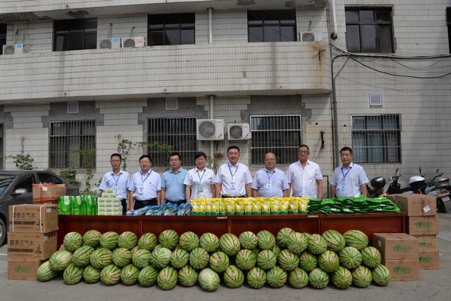 韓城礦業(yè)黨委副書記、工會主席申峰一行蒞臨陜煤建設(shè)韓城分公司慰問