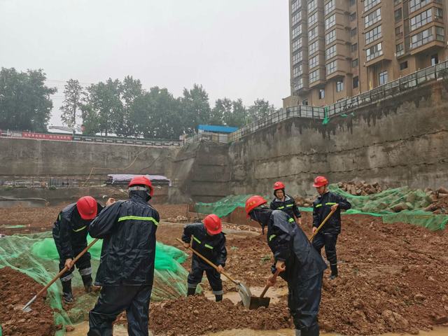 陜煤建設(shè)韓城分公司土建二項(xiàng)目部：雨期來臨，聞“汛”而動(dòng)，嚴(yán)陣以待抓“三防”