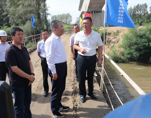 榆林市委副書記、市長李春臨深入陜煤建設(shè)路橋分公司靖神鐵路項(xiàng)目調(diào)研指導(dǎo)