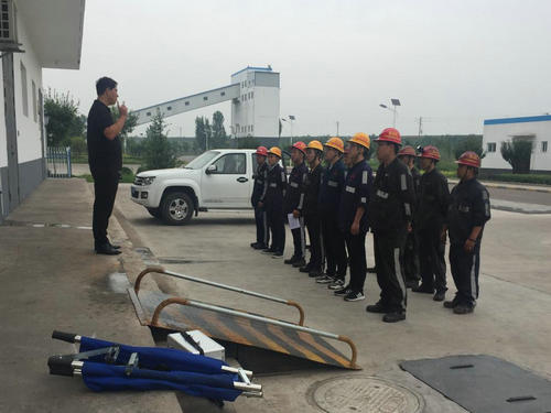 陜煤建設(shè)洗選煤運營公司澄合山陽運營項目部開展有限空間安全事故應(yīng)急救援演練