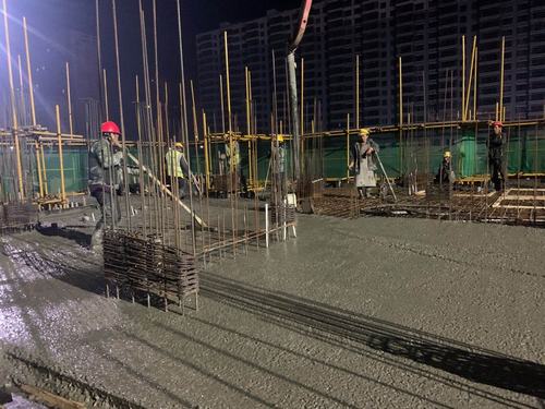 陜煤建設(shè)銅煤公司第一項(xiàng)目部金地華府項(xiàng)目大干熱潮迎風(fēng)起，攻堅(jiān)克難戰(zhàn)鼓擂