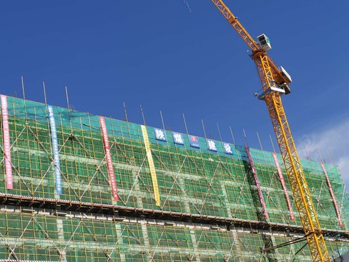 陜煤建設(shè)銅煤公司第八項(xiàng)目部靖神鐵路 孟家灣機(jī)輛中心建設(shè)項(xiàng)目單身宿舍樓順利封頂