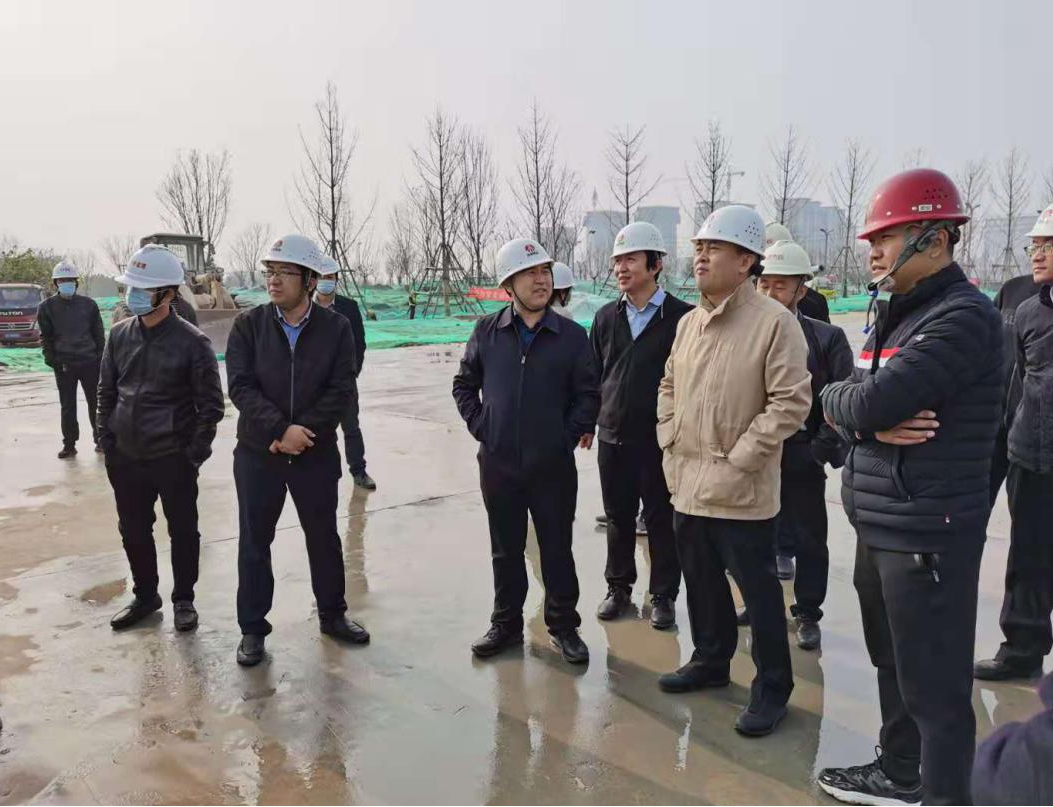 西咸新區(qū)黨工委委員、管委會(huì)總規(guī)劃師陳默一行赴空港新城項(xiàng)目調(diào)研指導(dǎo)