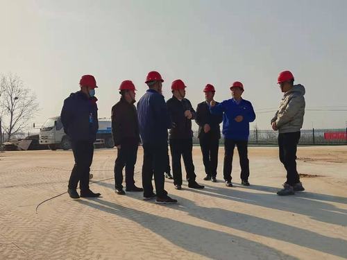 西安重裝集團(tuán)黨委書記向新剛、副總工程師楊強(qiáng)來一行 蒞臨咸陽分公司銅煤機(jī)項(xiàng)目部檢查指導(dǎo)工作